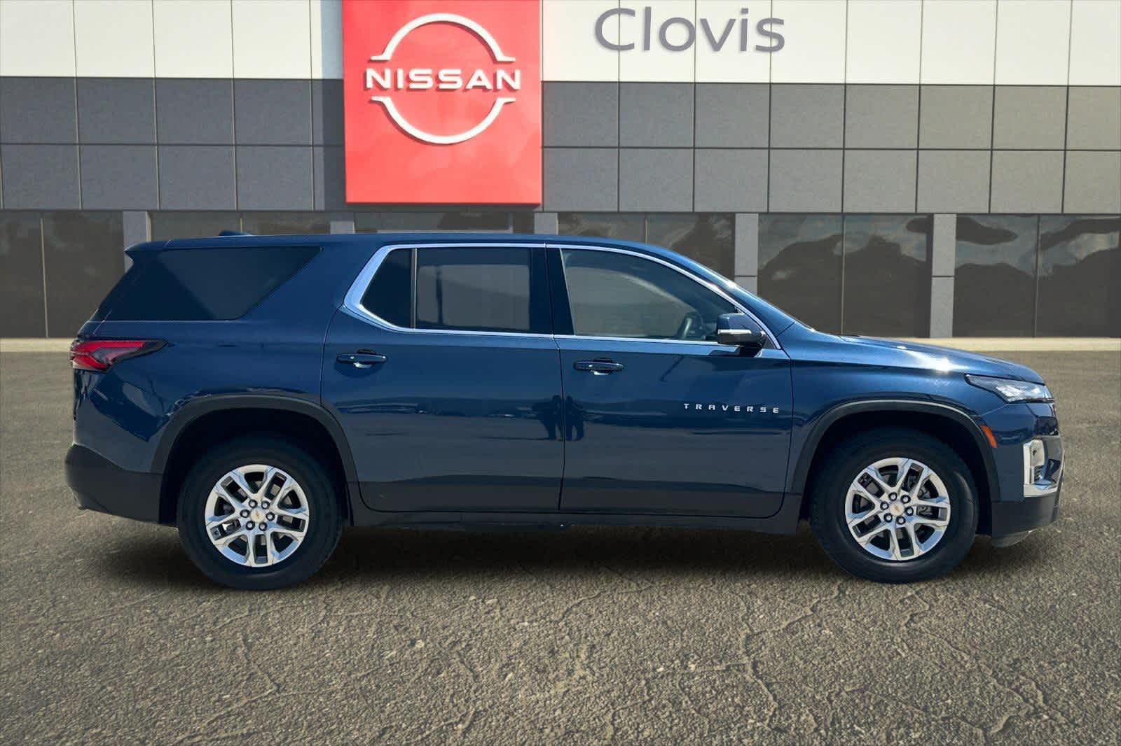 Thumbnail: 2023 Chevrolet Traverse - 9