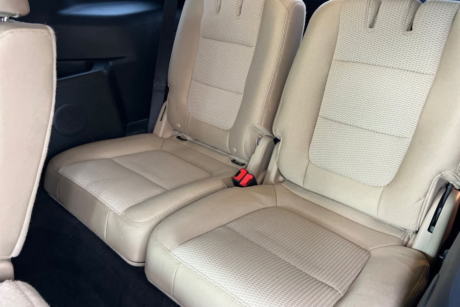 Thumbnail: 2016 Ford Explorer - 16