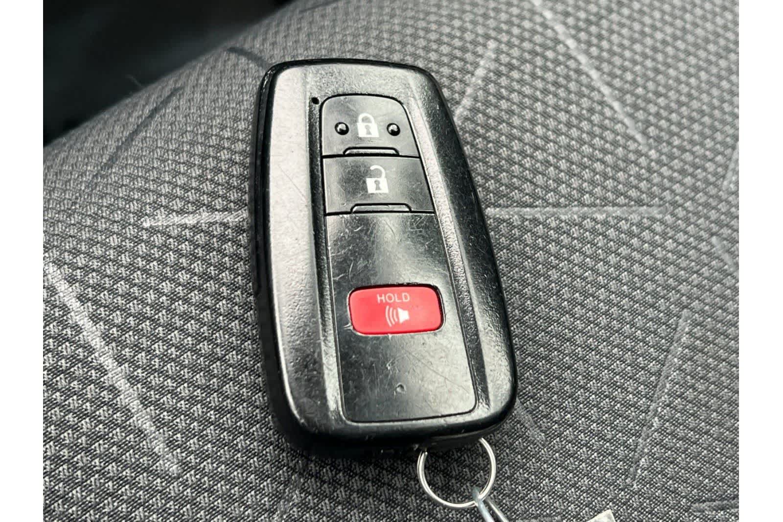 Thumbnail: 2020 Toyota RAV4 - 30