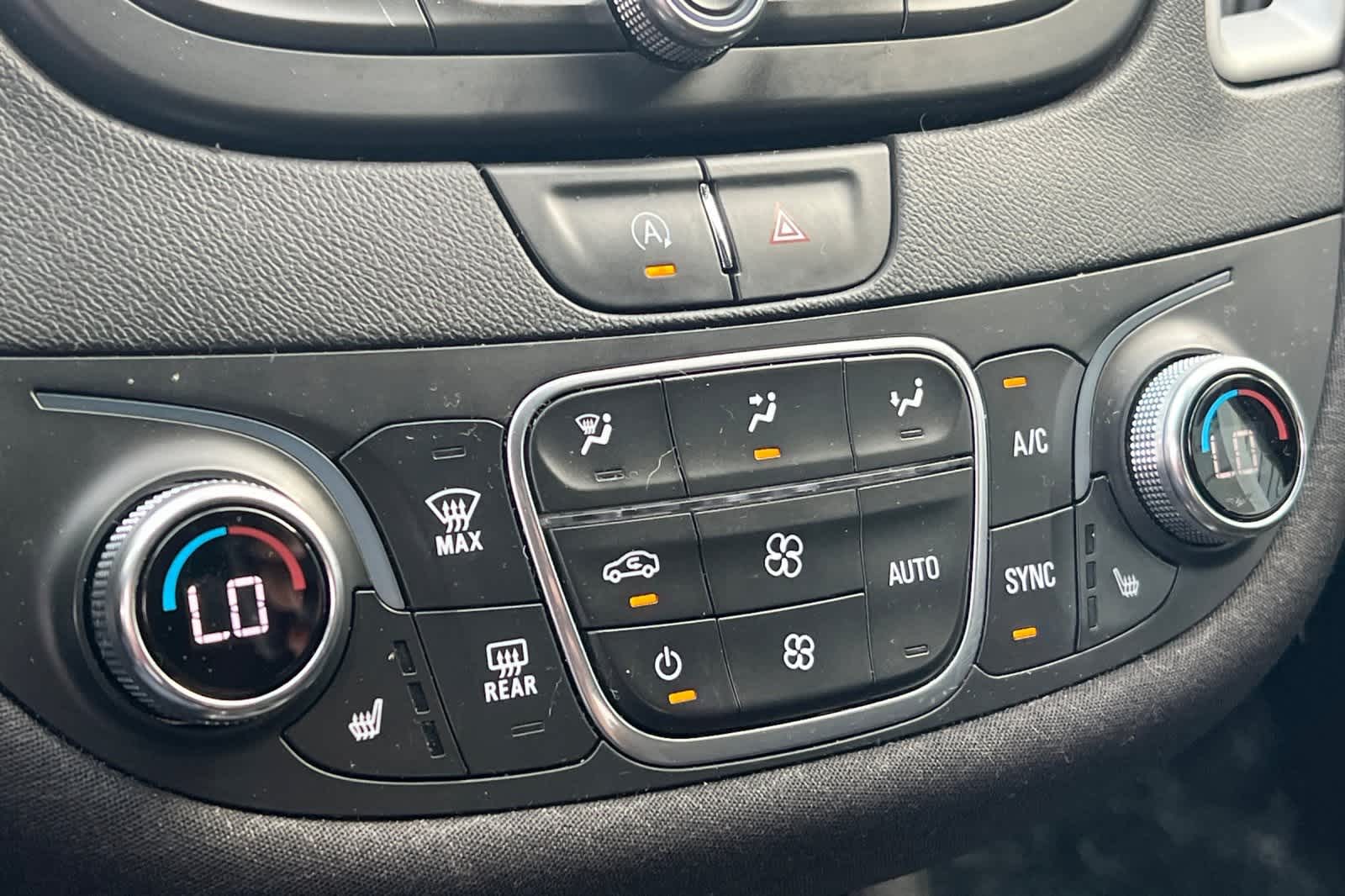 Thumbnail: 2022 Chevrolet Malibu - 20