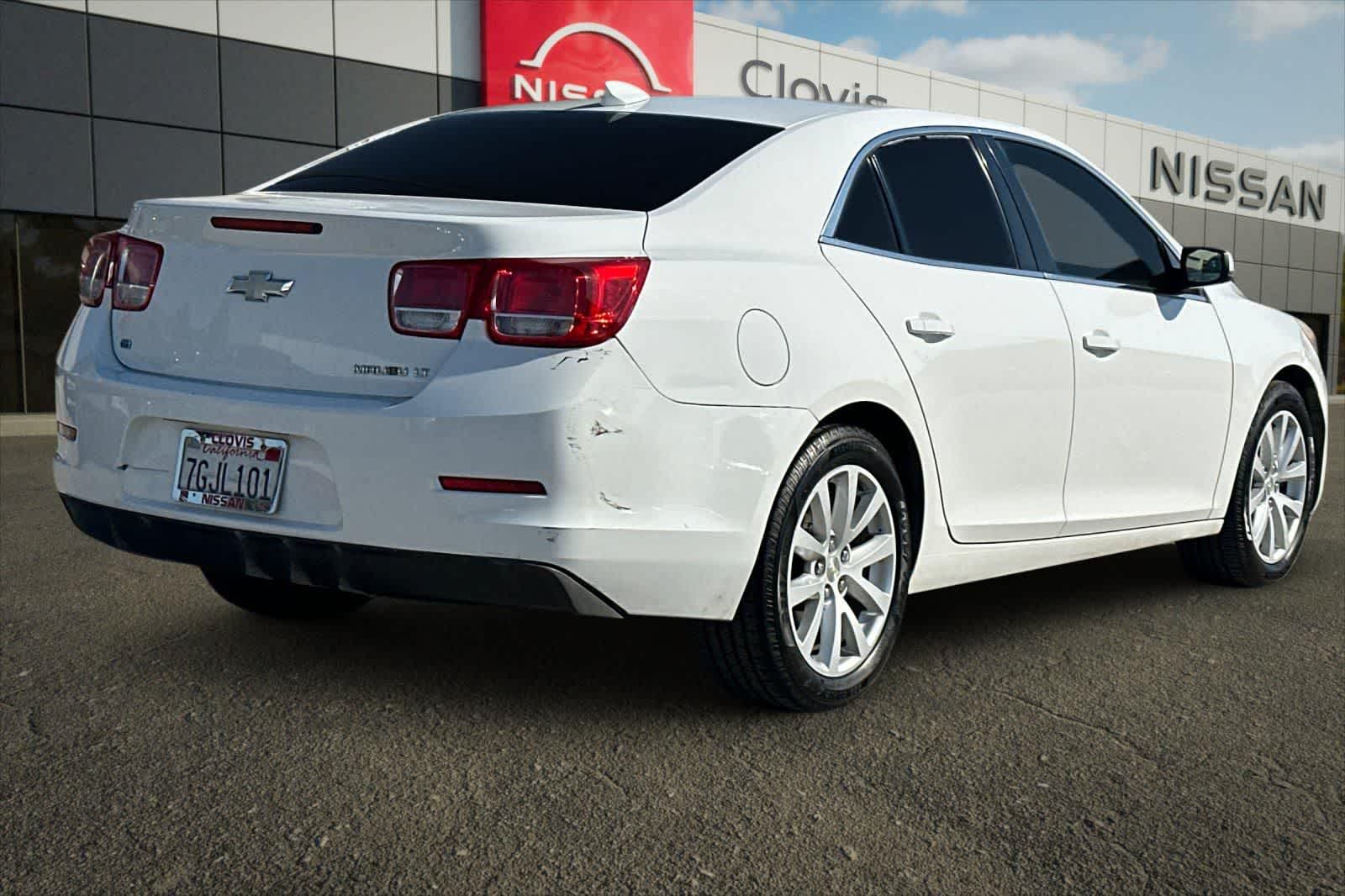 Thumbnail: 2015 Chevrolet Malibu - 3