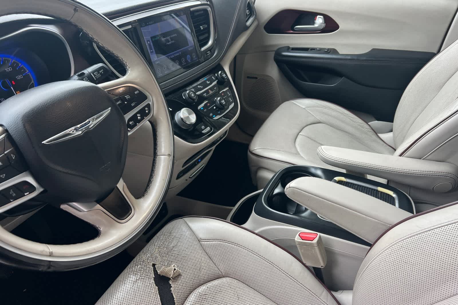 Thumbnail: 2017 Chrysler Pacifica - 14