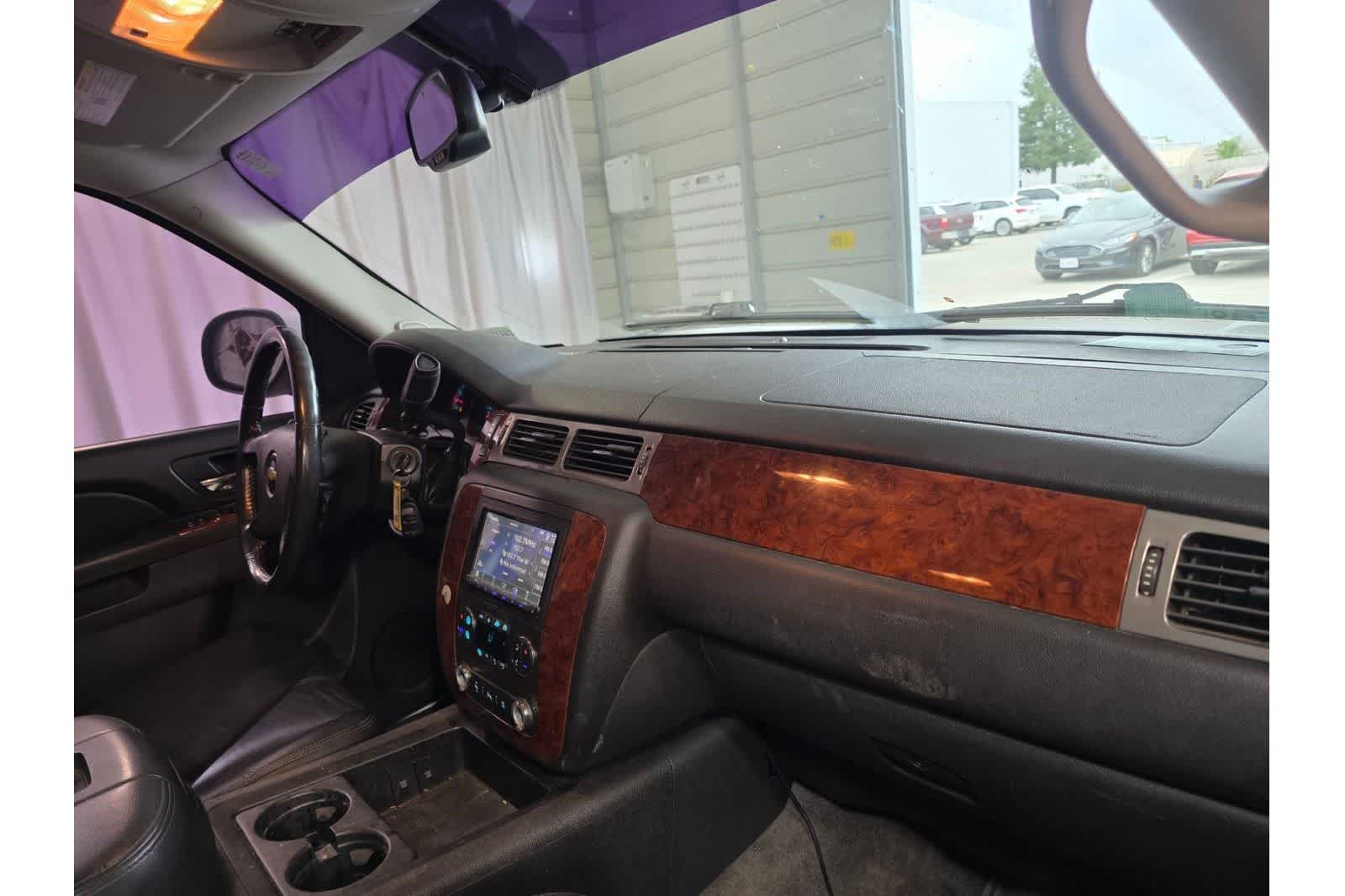 Thumbnail: 2010 Chevrolet Tahoe - 12