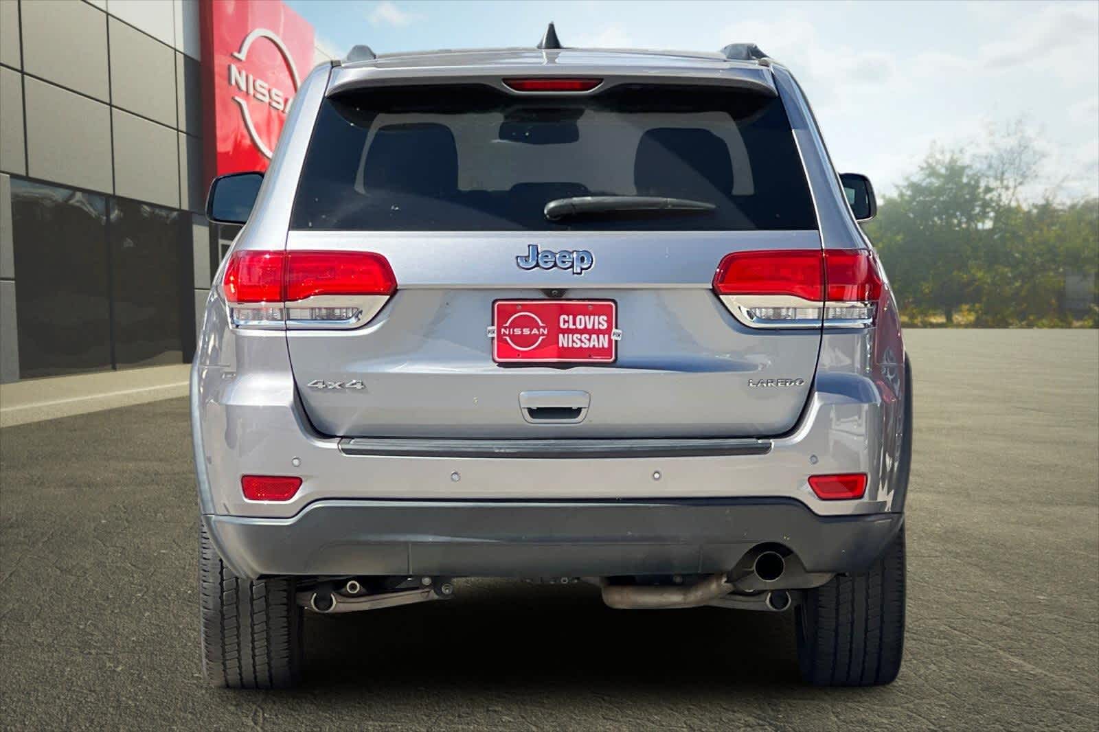 Thumbnail: 2016 Jeep Grand Cherokee - 8