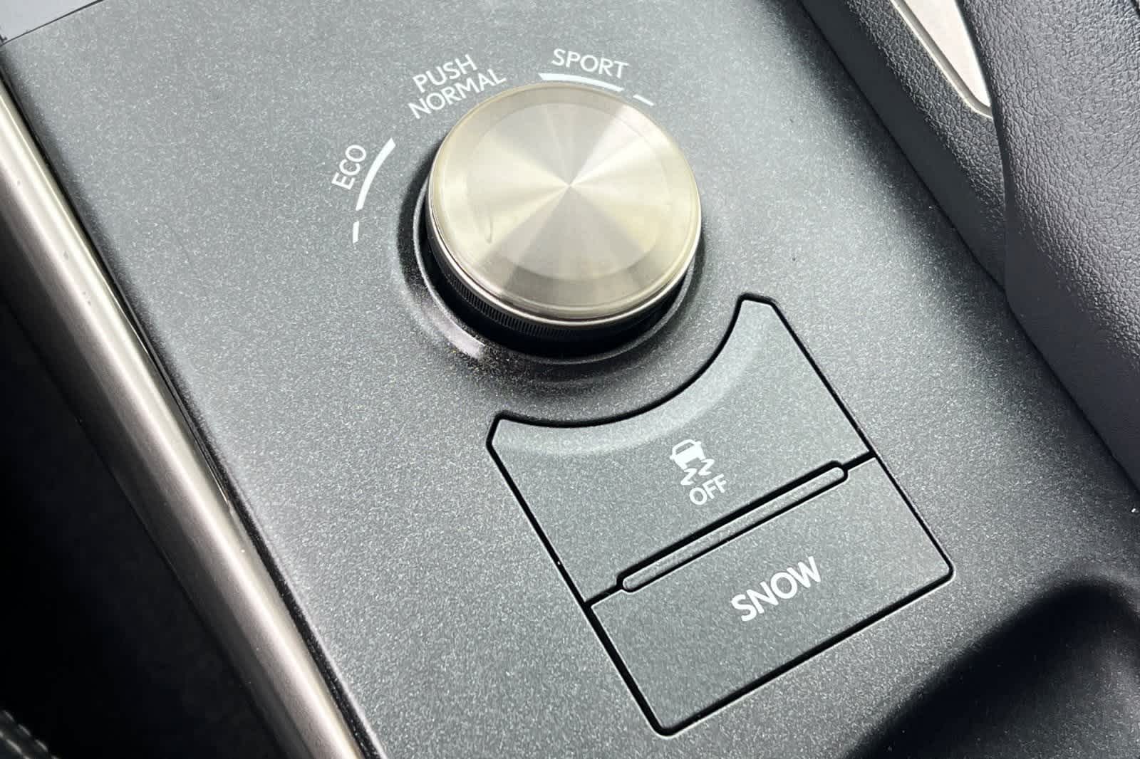 Thumbnail: 2017 Lexus IS - 30