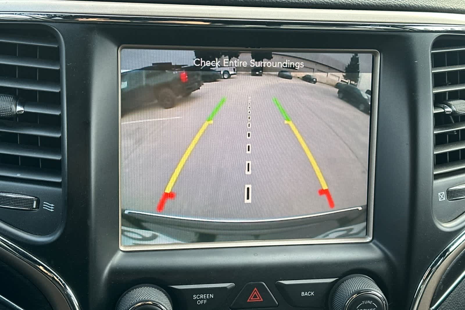 Thumbnail: 2015 Jeep Grand Cherokee - 23