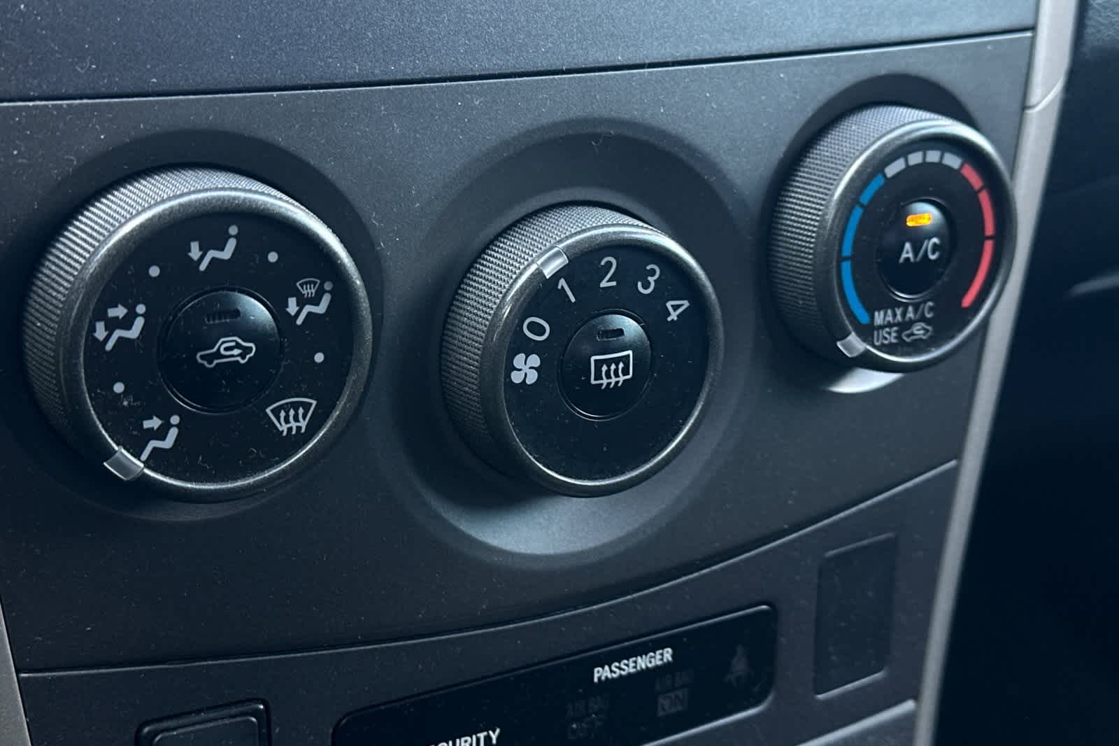 Thumbnail: 2013 Toyota Corolla - 19