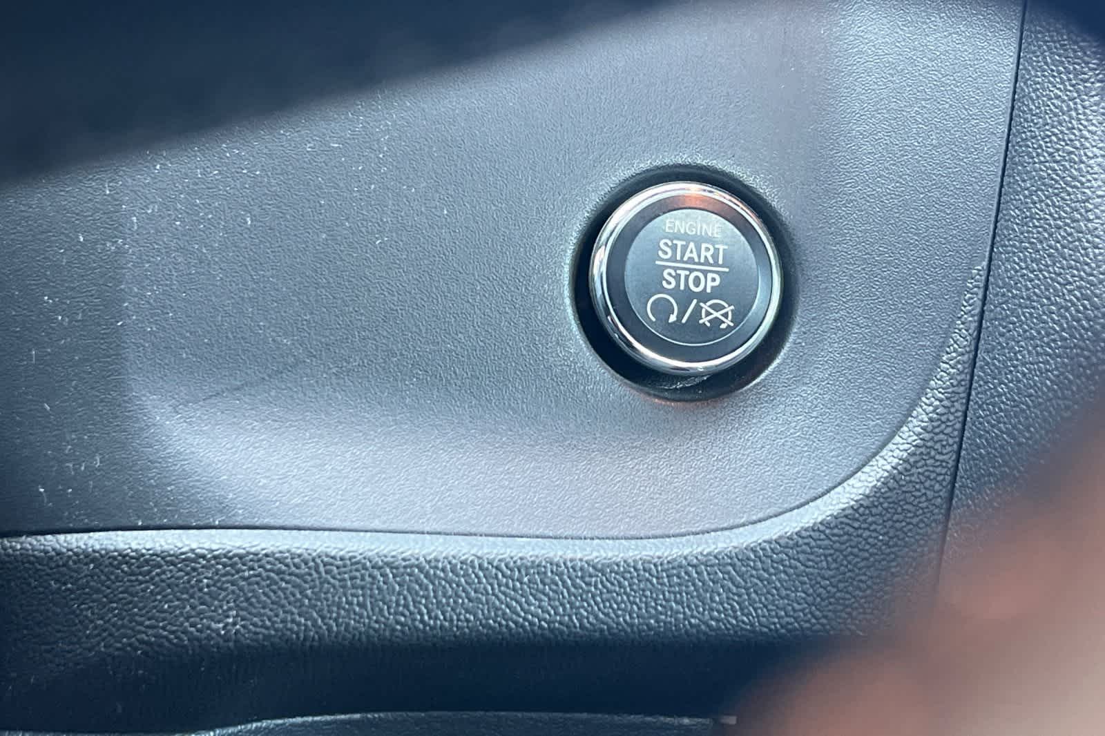 Thumbnail: 2014 Dodge Challenger - 24