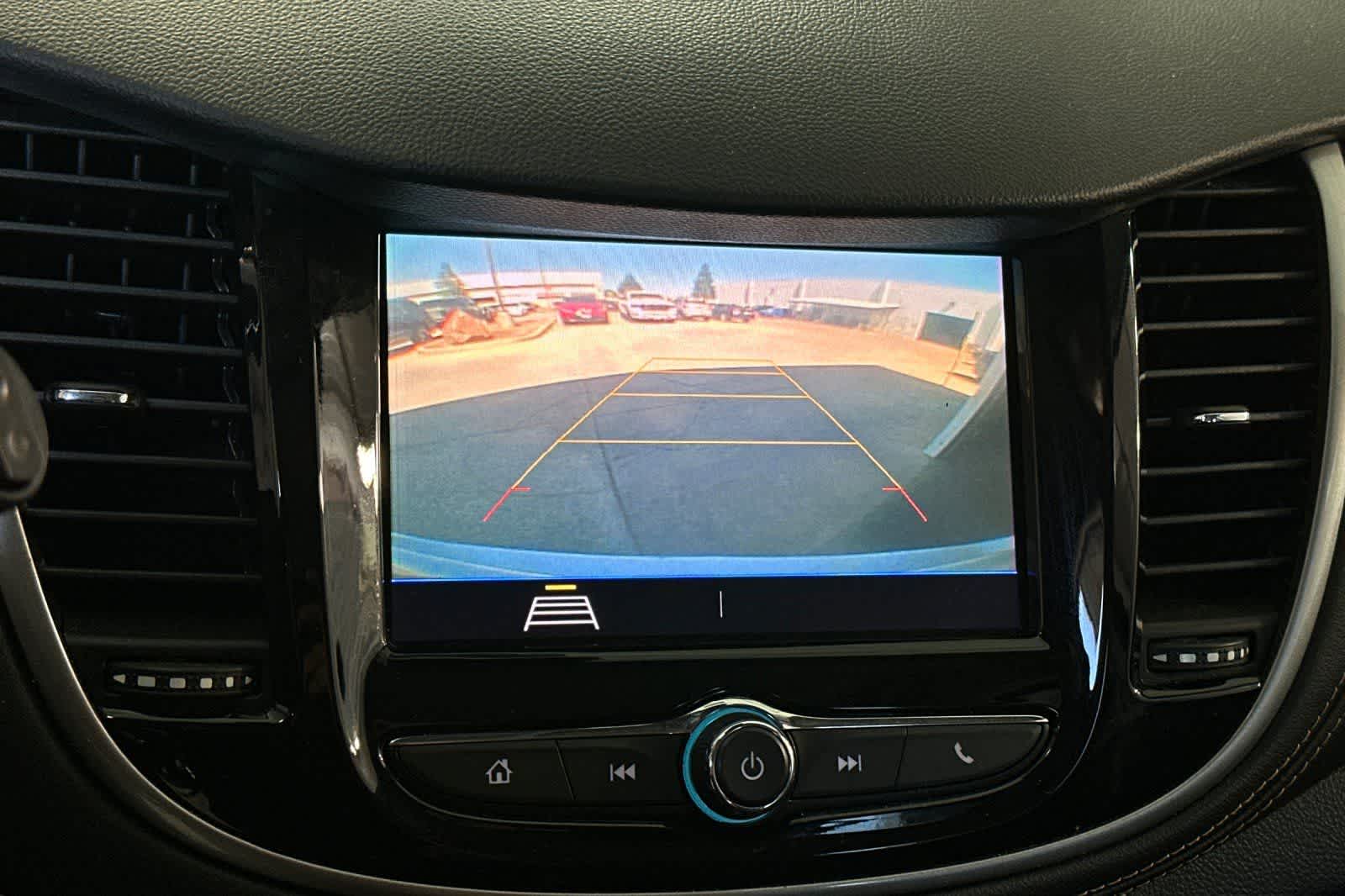 Thumbnail: 2020 Chevrolet Trax - 21