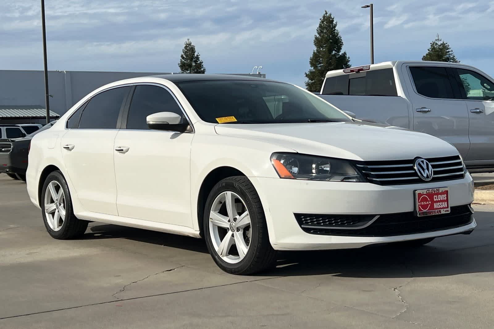 Thumbnail: 2013 Volkswagen Passat - 10