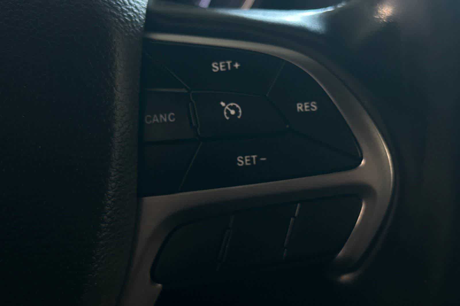 Thumbnail: 2020 Jeep Grand Cherokee - 30