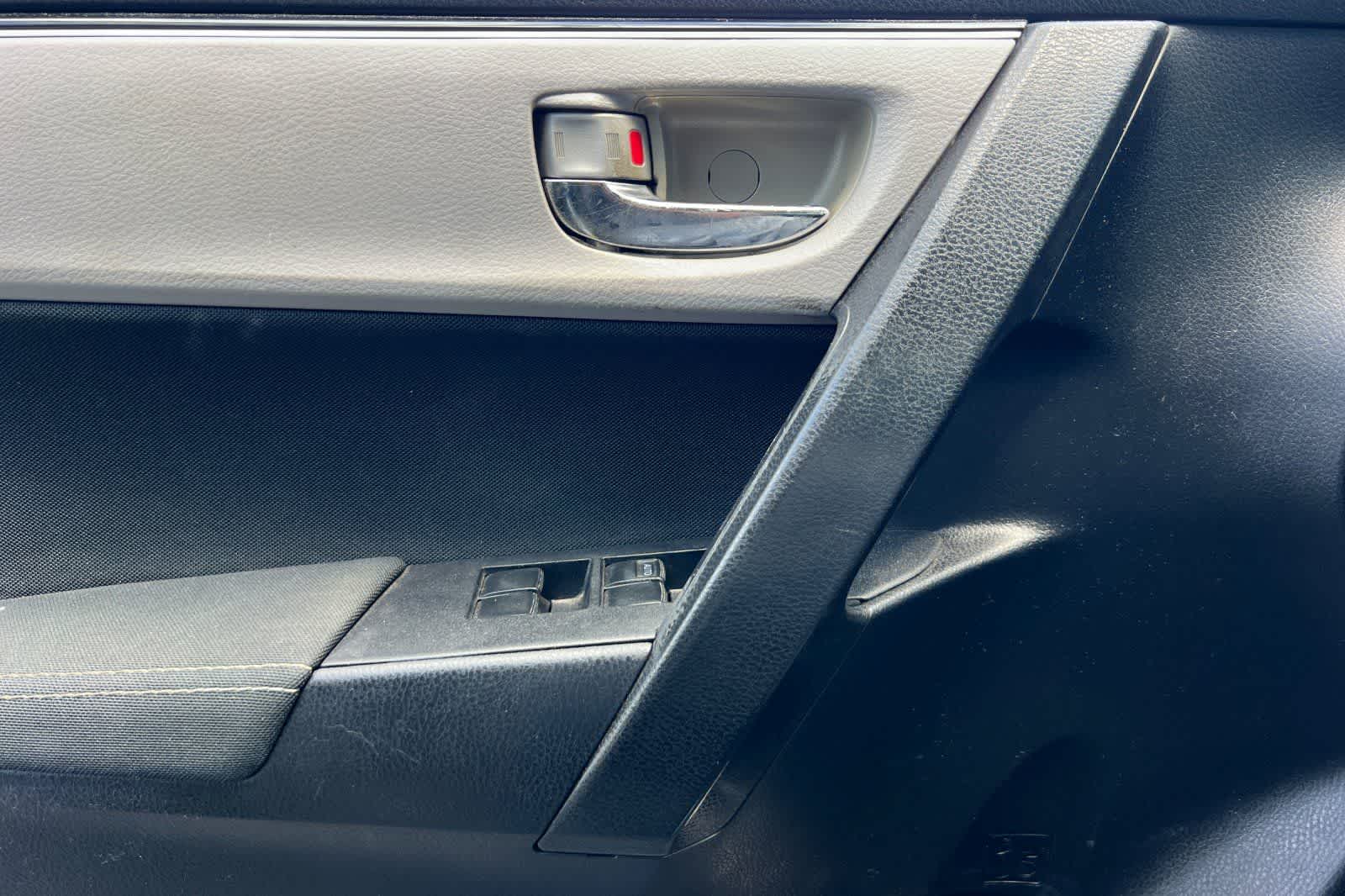 Thumbnail: 2017 Toyota Corolla - 15