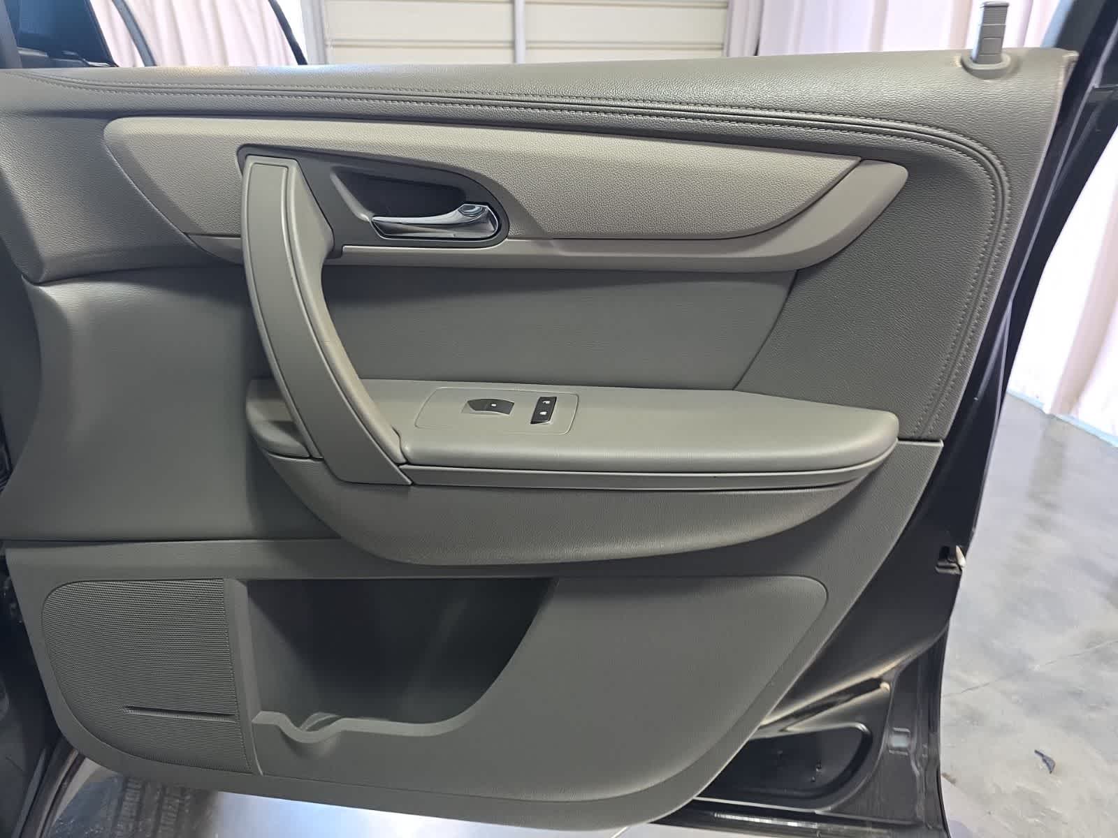 Thumbnail: 2016 Chevrolet Traverse - 13