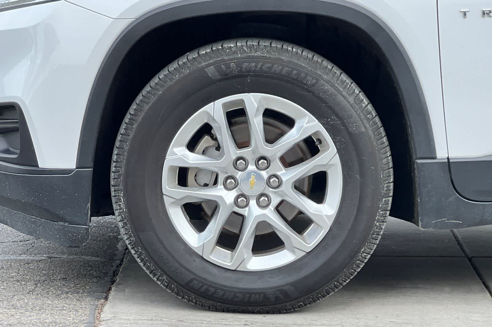 Thumbnail: 2018 Chevrolet Traverse - 12