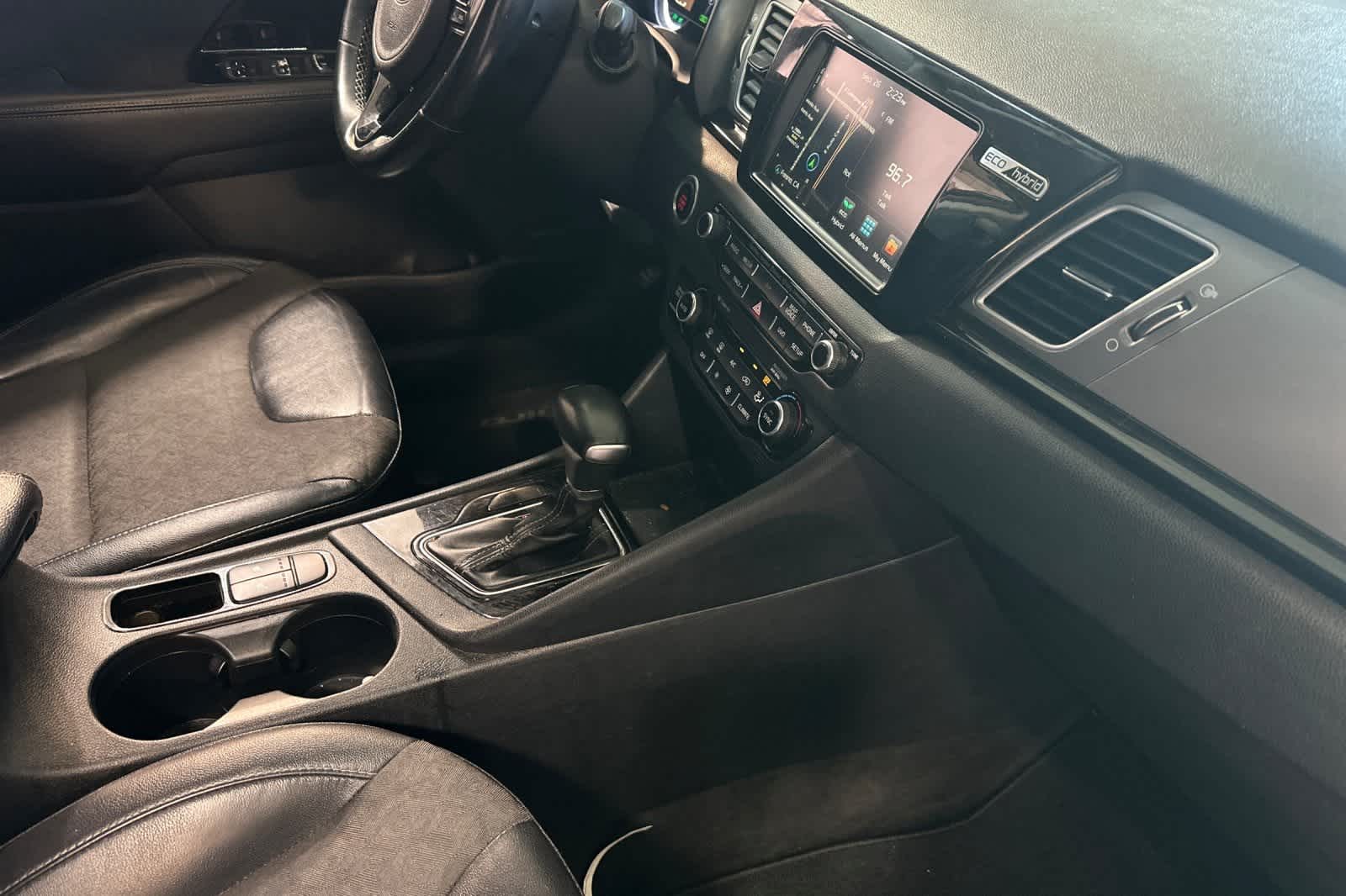 Thumbnail: 2018 Kia Niro - 19