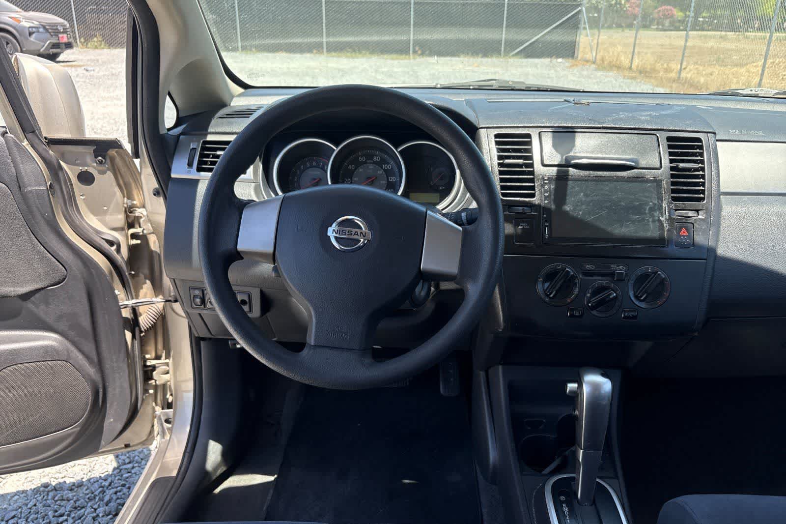 Thumbnail: 2009 Nissan Versa - 16