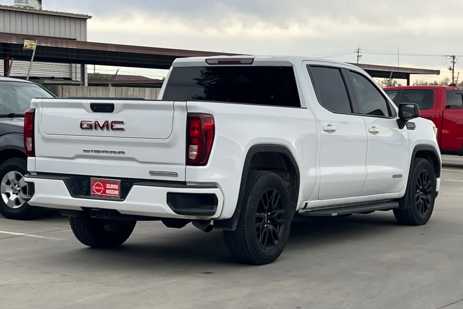 Thumbnail: 2023 GMC Sierra 1500 - 3