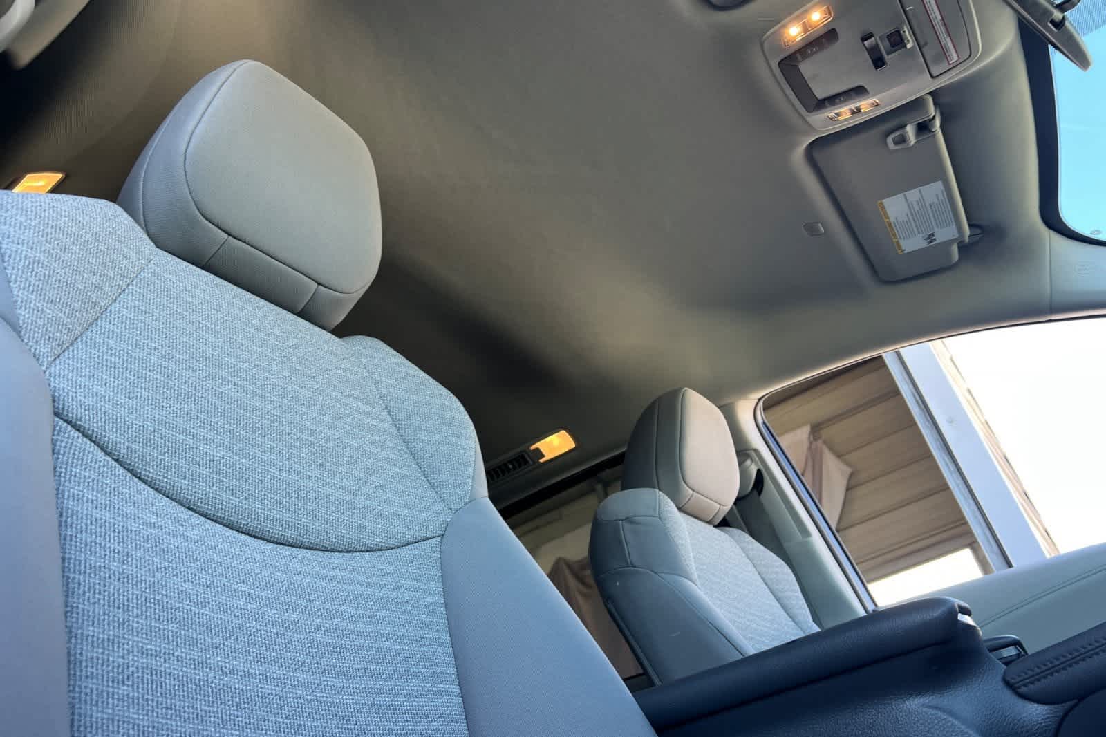 Thumbnail: 2021 Toyota Sienna - 21