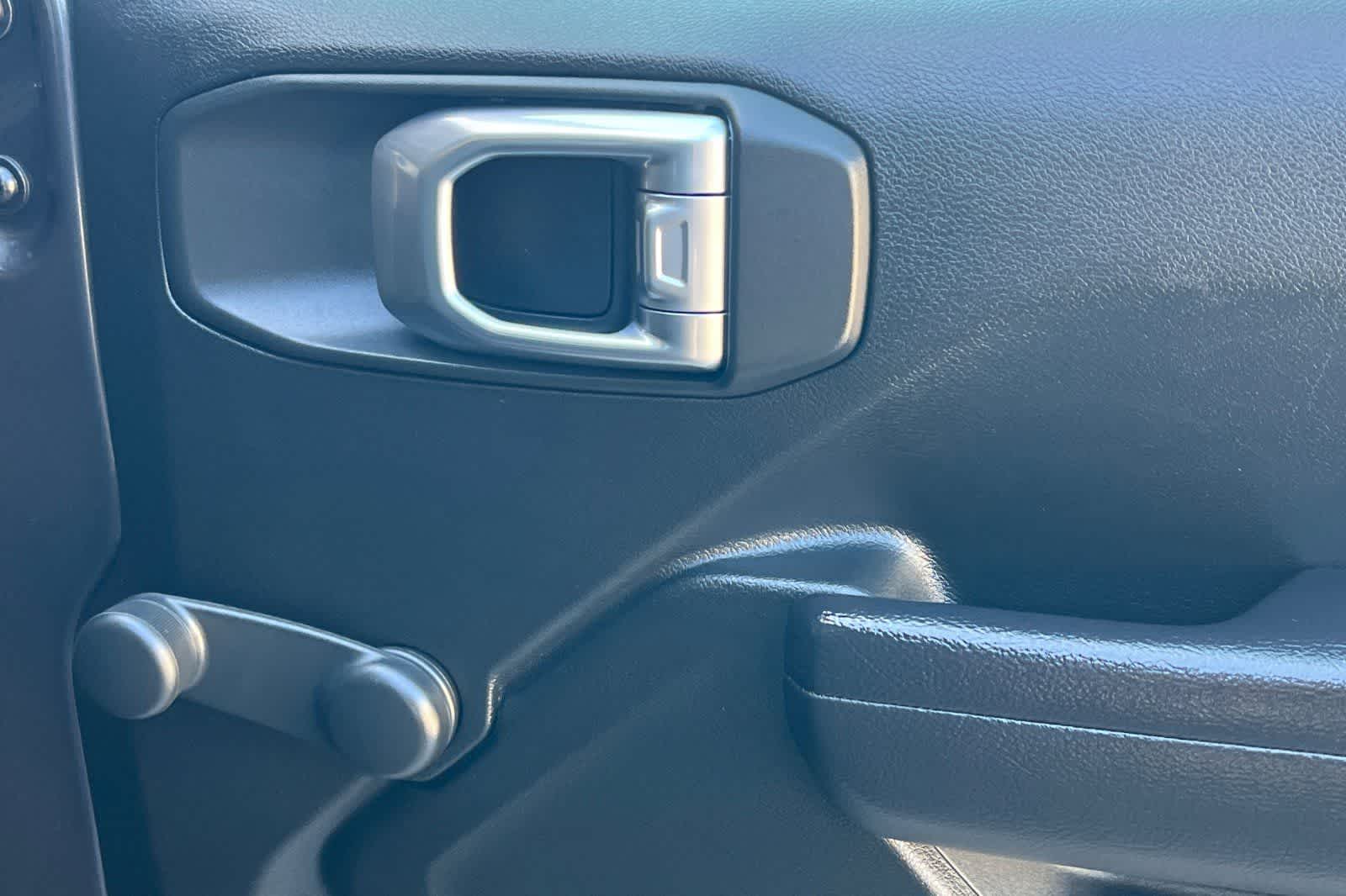 Thumbnail: 2024 Jeep Wrangler - 19