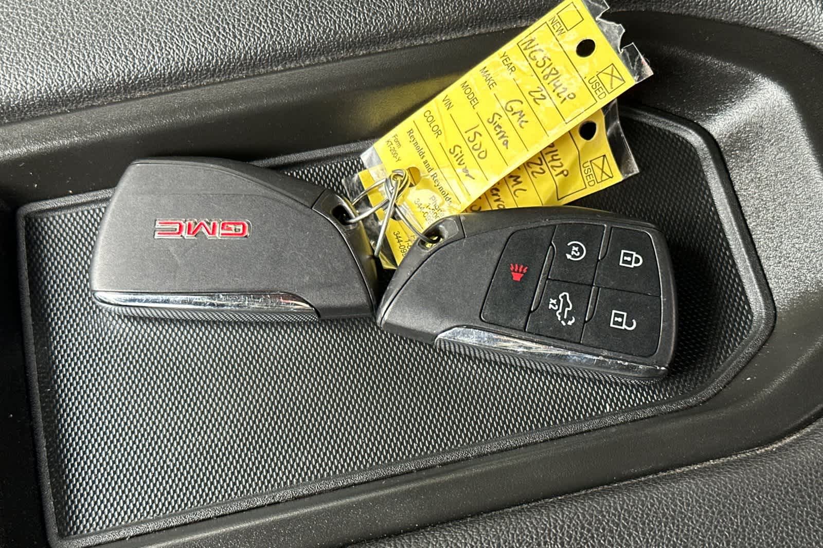 Thumbnail: 2022 GMC Sierra 1500 - 25