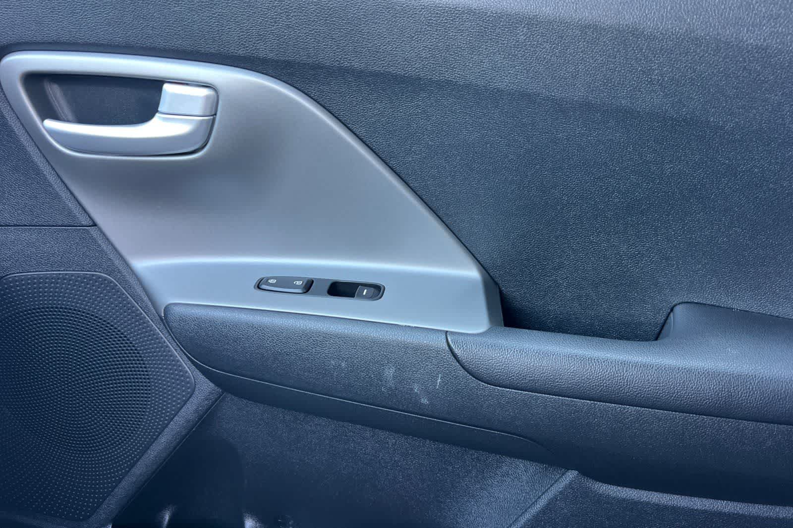 Thumbnail: 2018 Kia Niro - 20