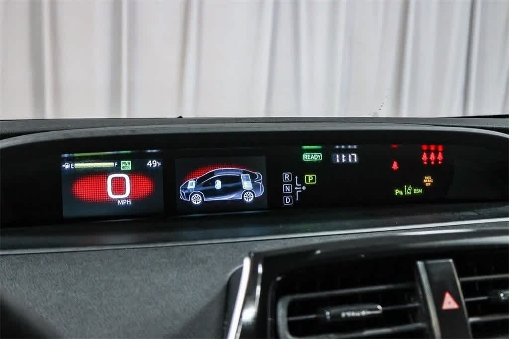 2022 Toyota Prius L Eco 24