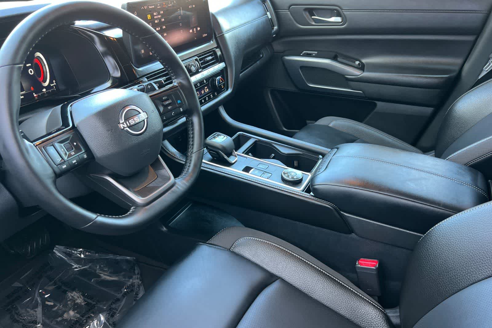 Thumbnail: 2026 Nissan Pathfinder - 12