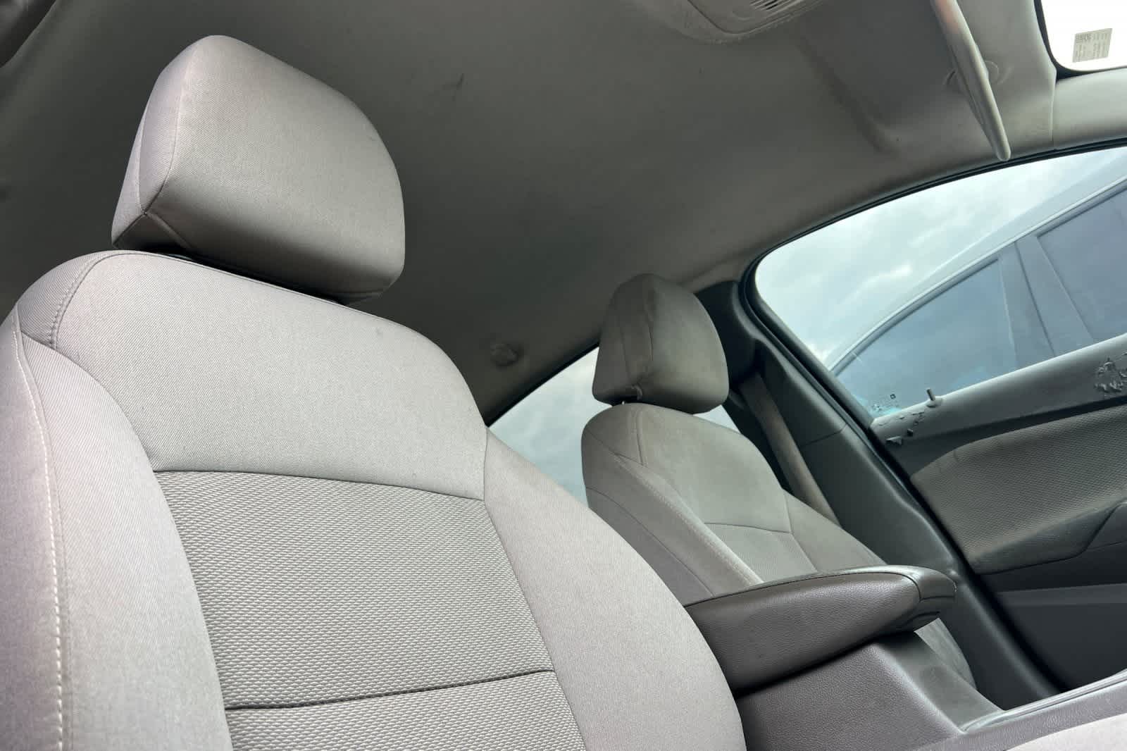 Thumbnail: 2017 Chevrolet Cruze - 17