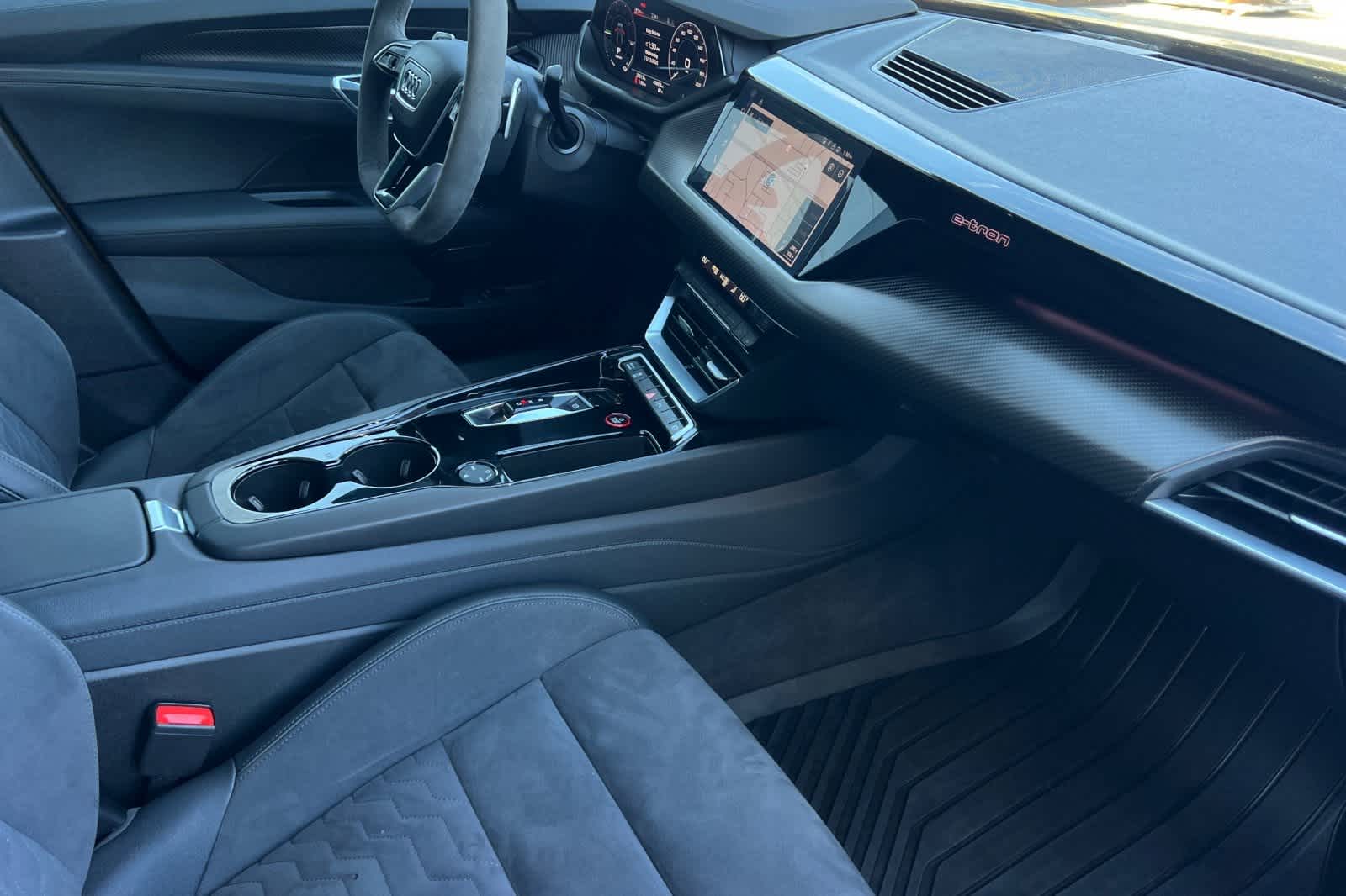 Thumbnail: 2023 Audi e-tron GT - 18