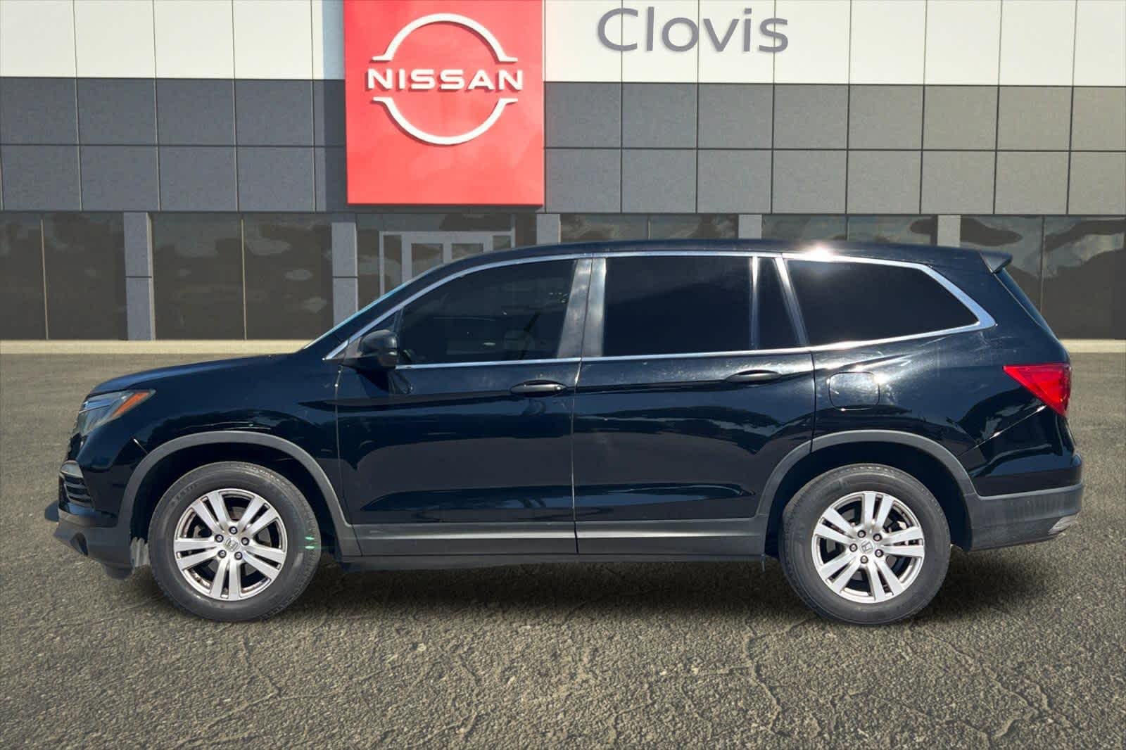 Thumbnail: 2017 Honda Pilot - 6