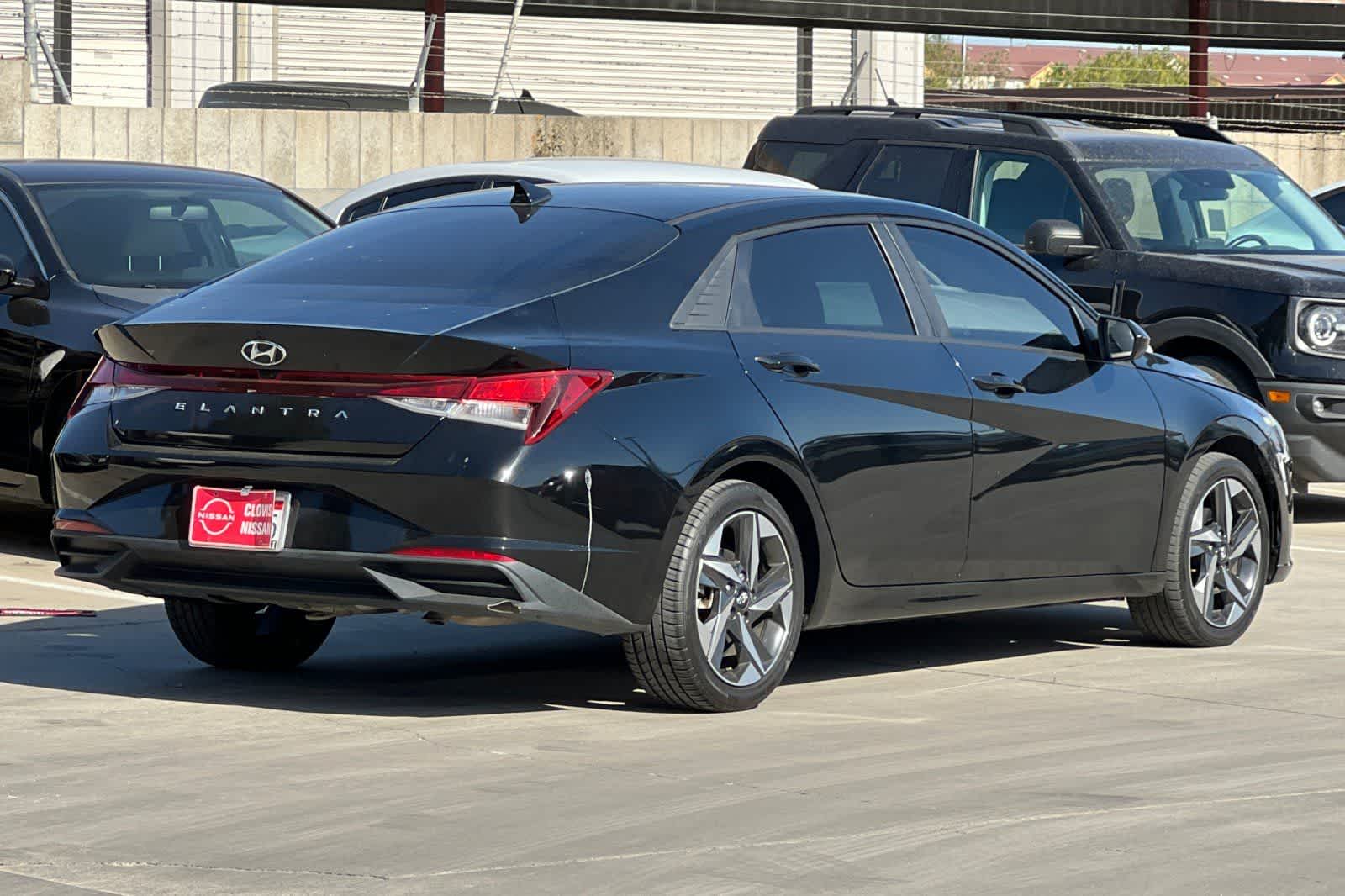 Thumbnail: 2023 Hyundai Elantra - 3