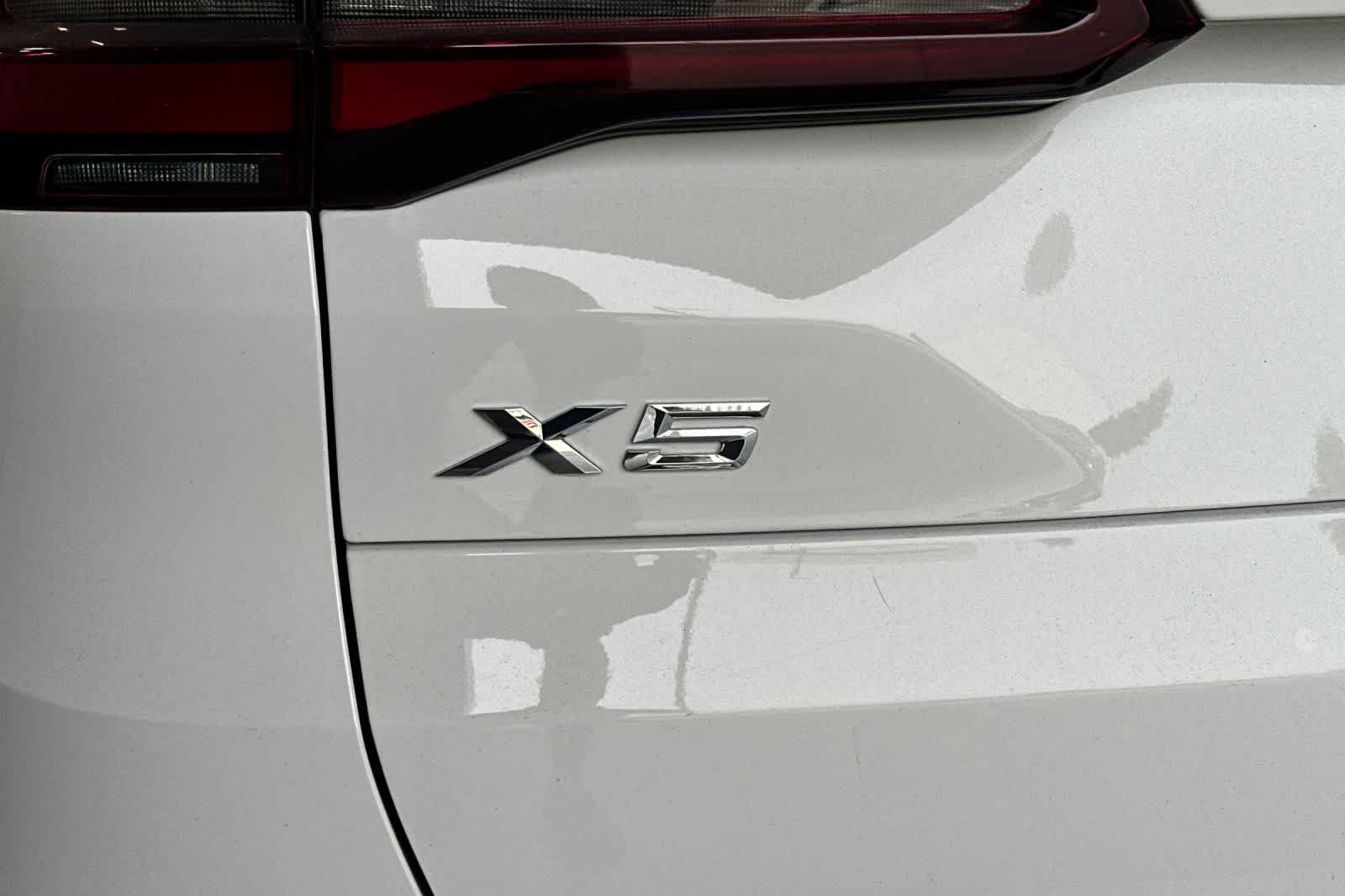 Thumbnail: 2023 BMW X5 - 13