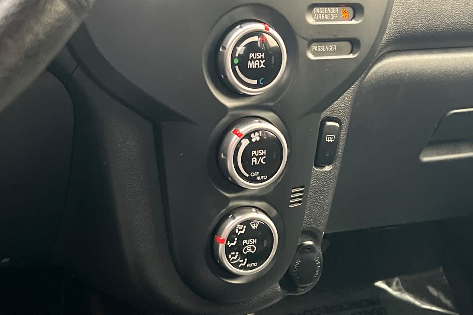 Thumbnail: 2016 Mitsubishi i-MiEV - 22