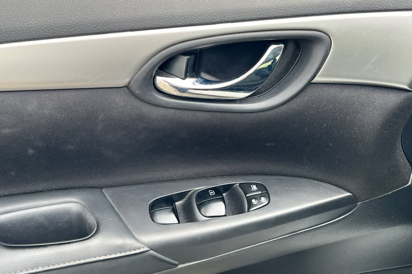 Thumbnail: 2018 Nissan Sentra - 15