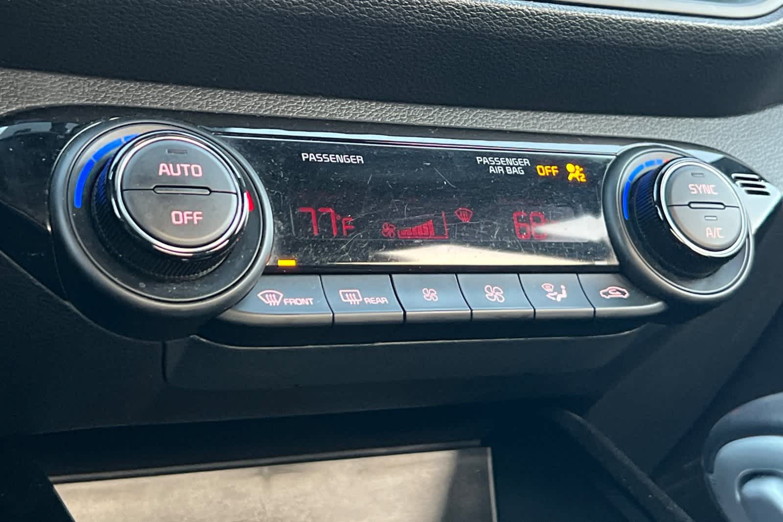 Thumbnail: 2023 Kia Forte - 21