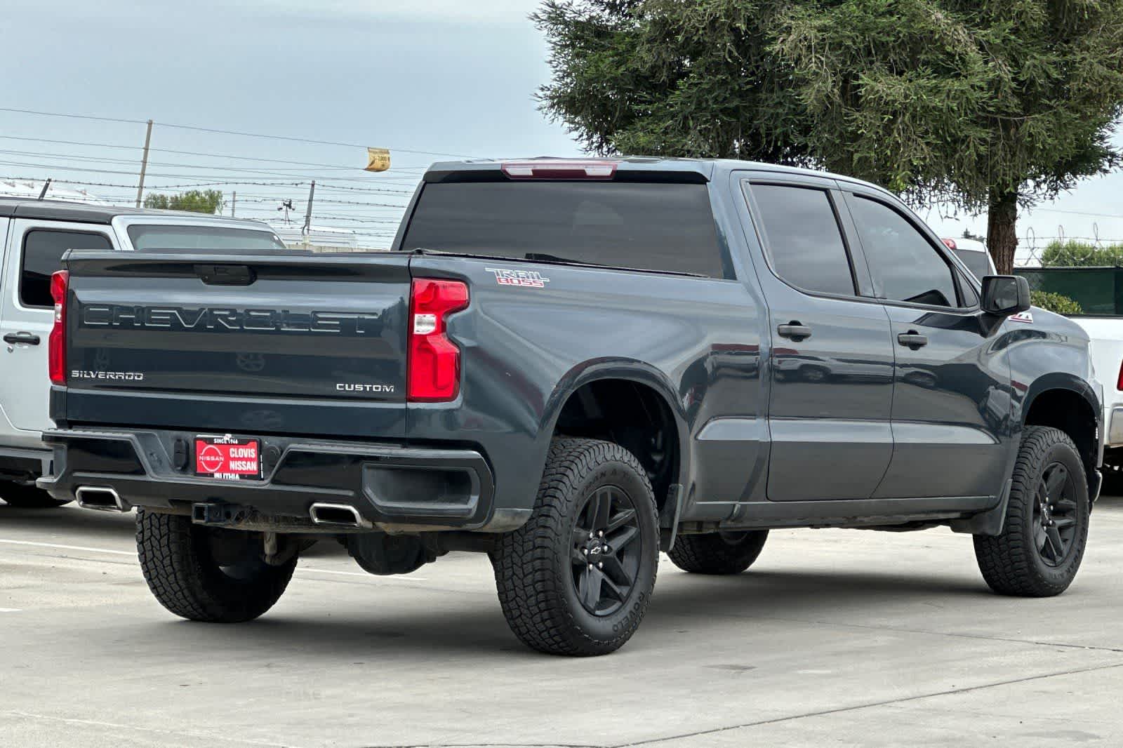 Thumbnail: 2019 Chevrolet Silverado 1500 - 3