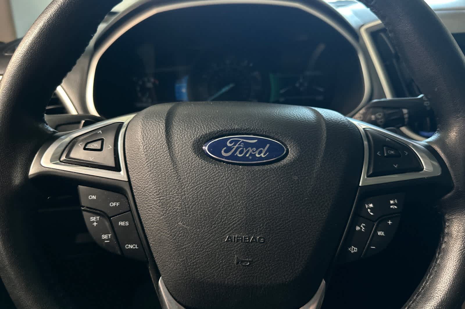 Thumbnail: 2016 Ford Edge - 26