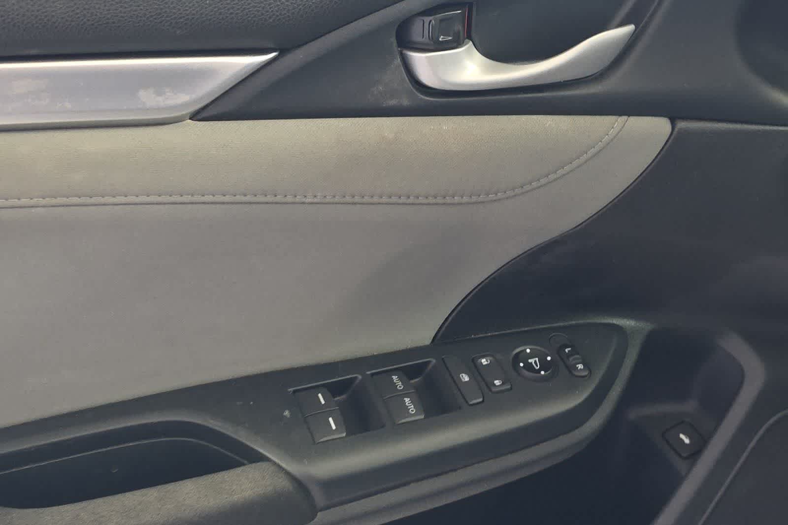 Thumbnail: 2016 Honda Civic - 14