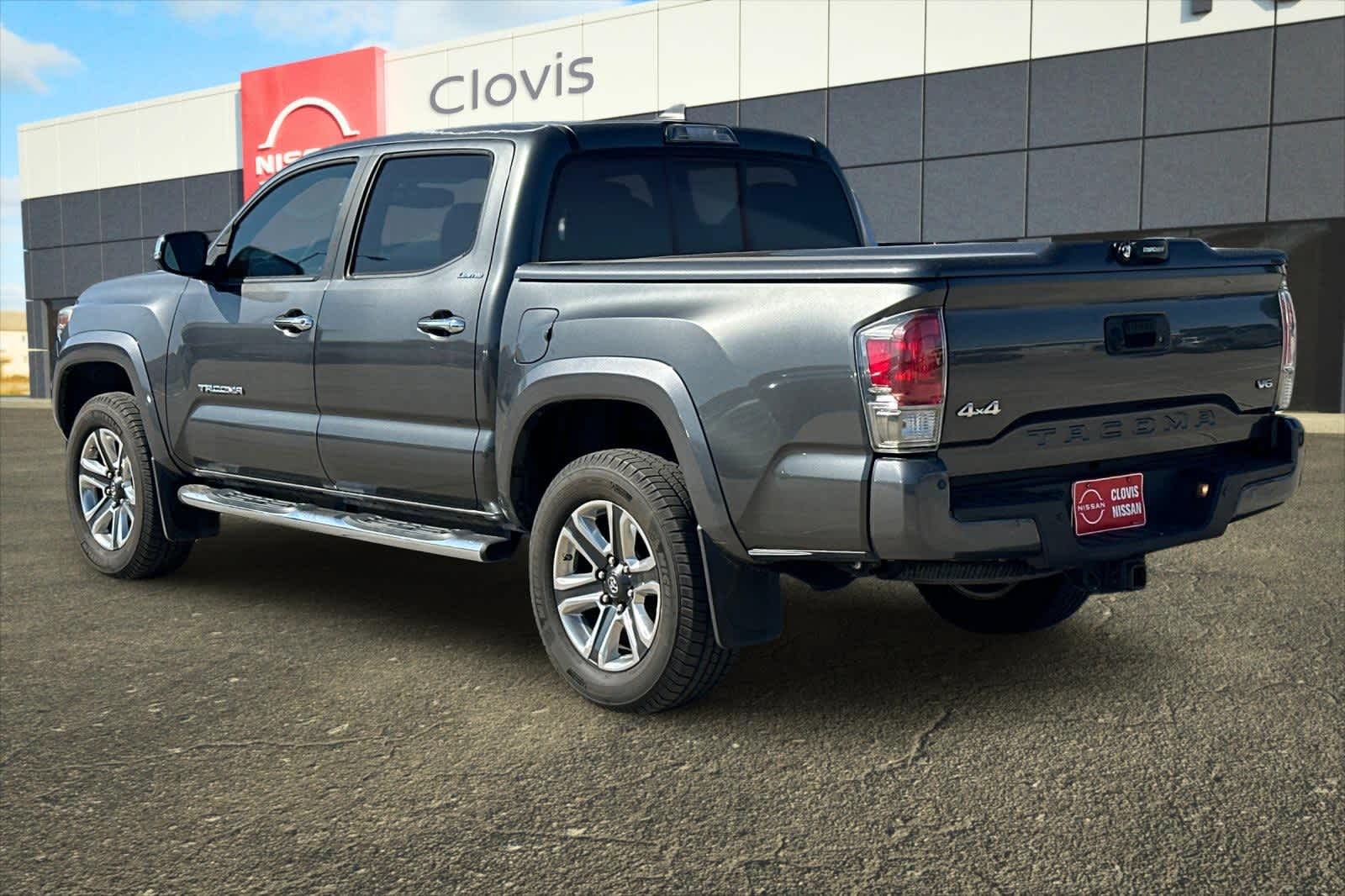 Thumbnail: 2016 Toyota Tacoma - 7