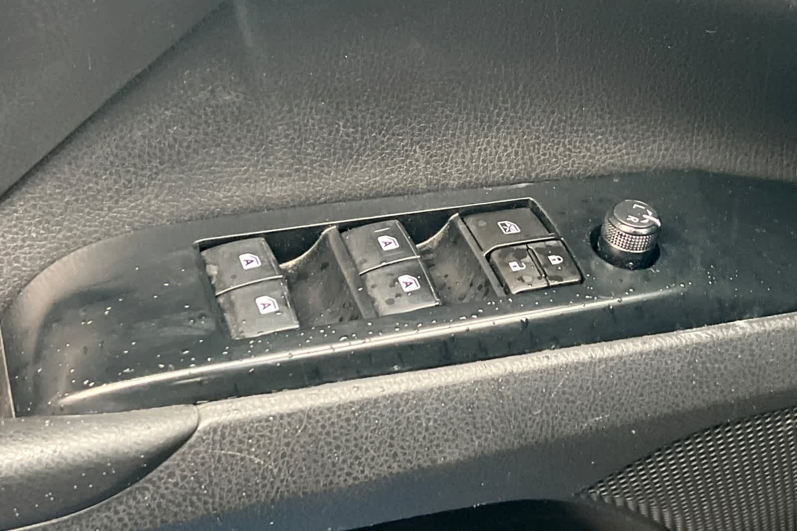 Thumbnail: 2019 Toyota Camry - 14