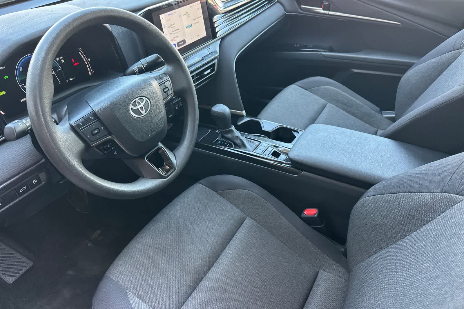 Thumbnail: 2025 Toyota Camry - 12