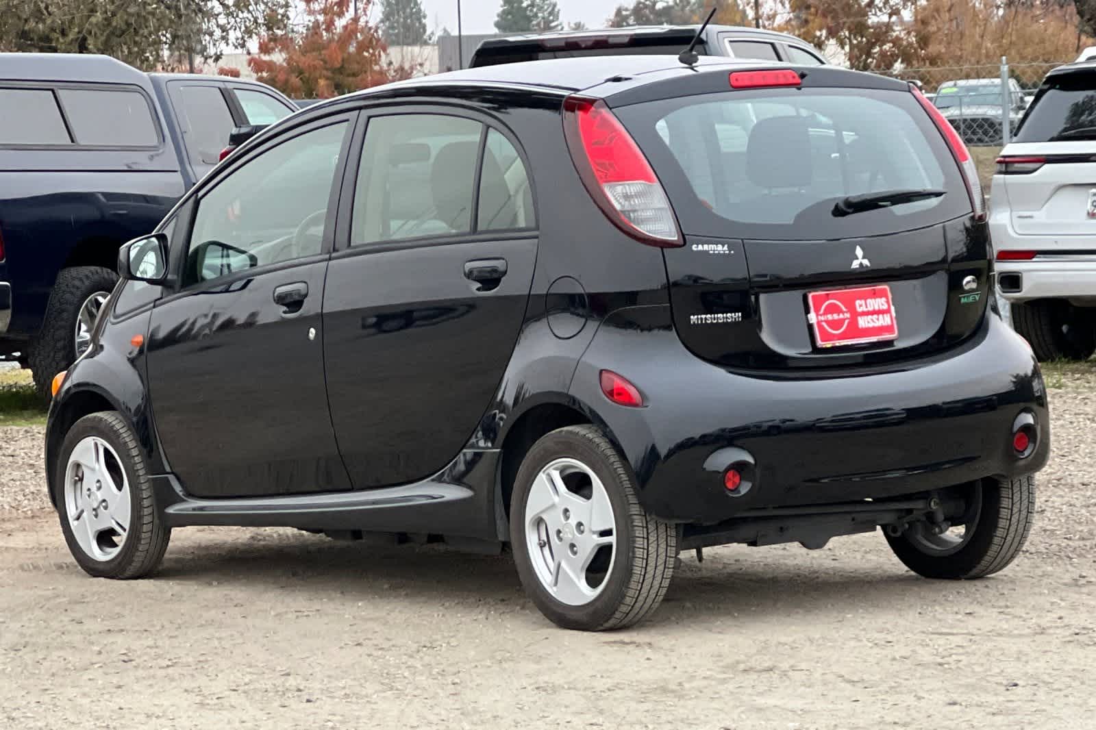 Thumbnail: 2016 Mitsubishi i-MiEV - 7