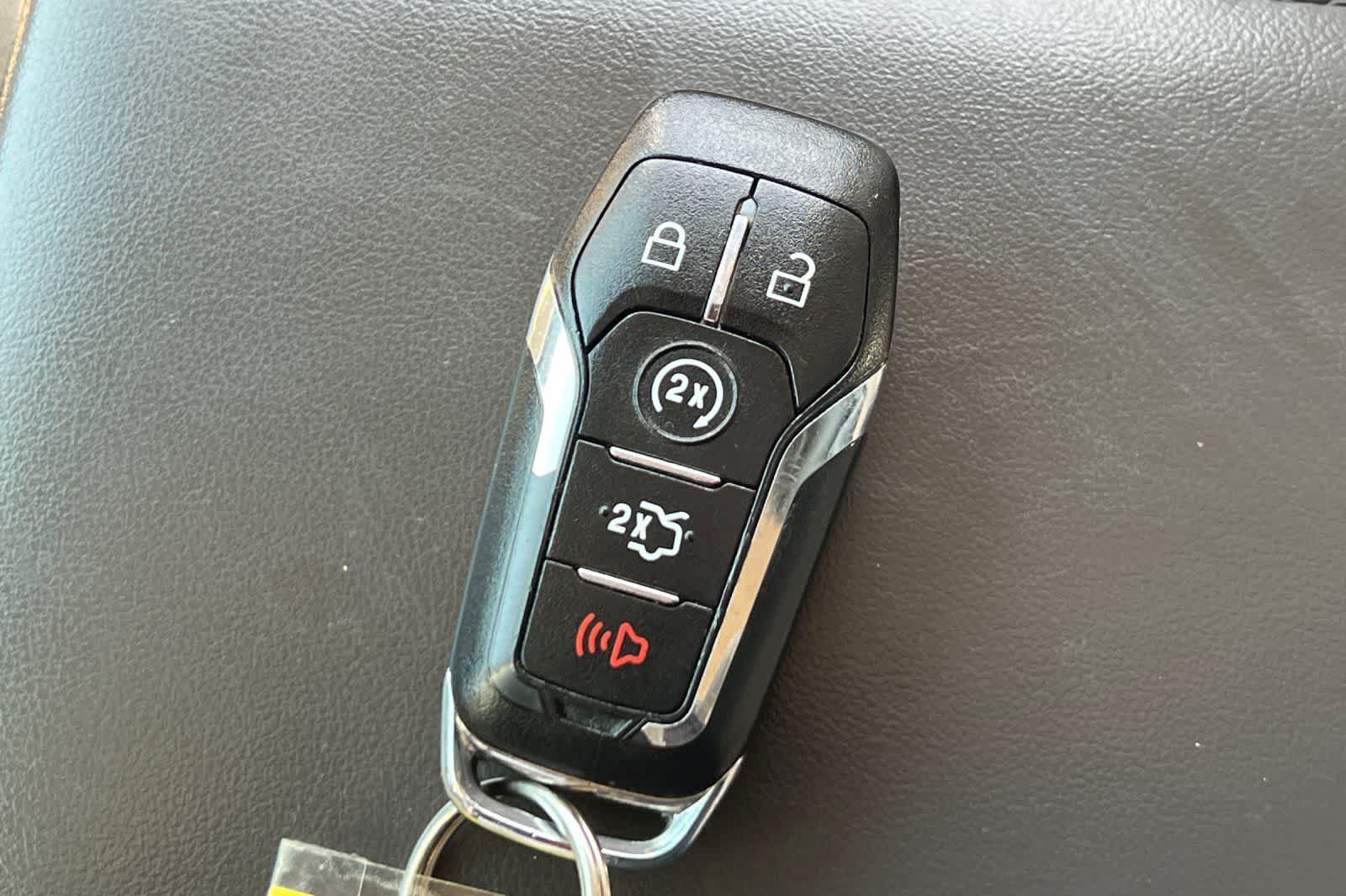 Thumbnail: 2016 Lincoln MKX - 24