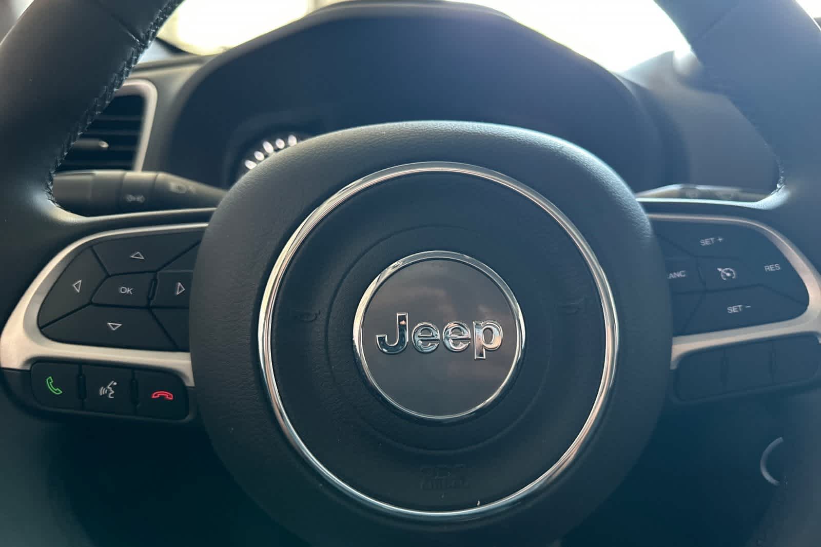 Thumbnail: 2021 Jeep Renegade - 25