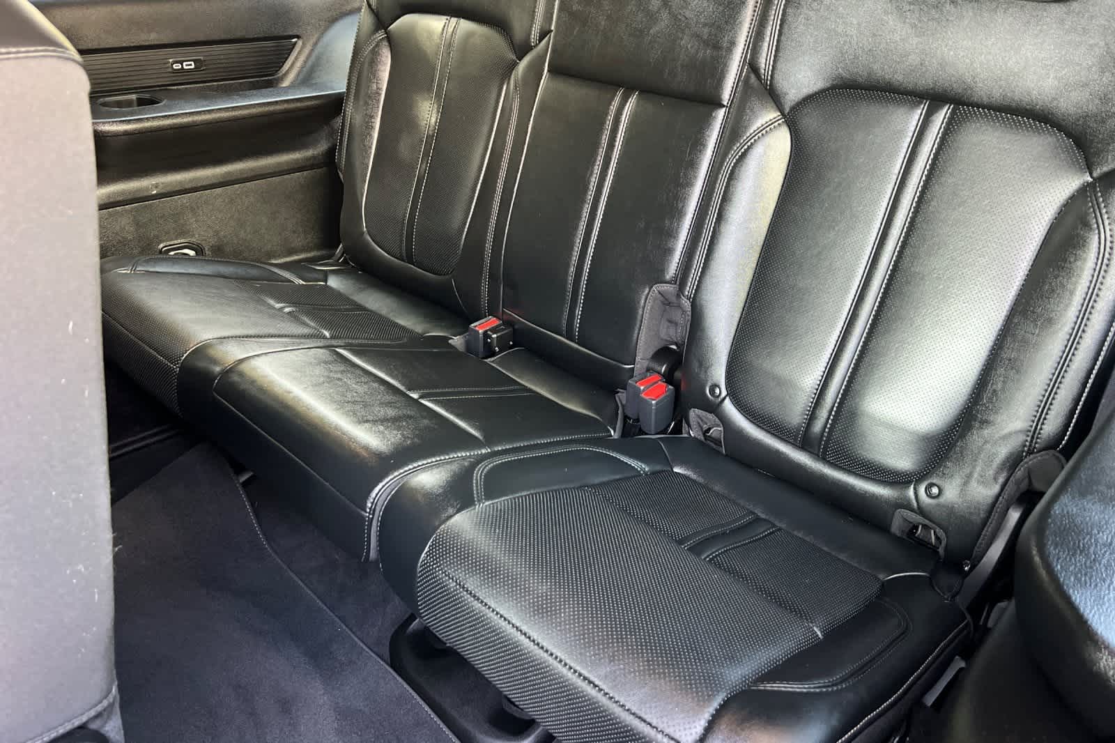 Thumbnail: 2022 Jeep Wagoneer - 18