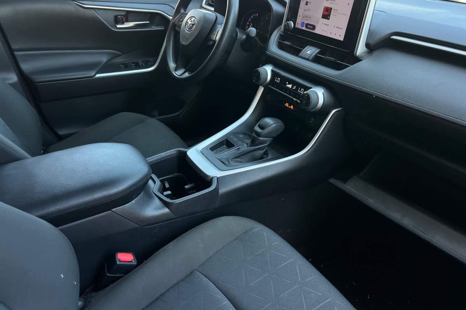 Thumbnail: 2023 Toyota RAV4 - 17