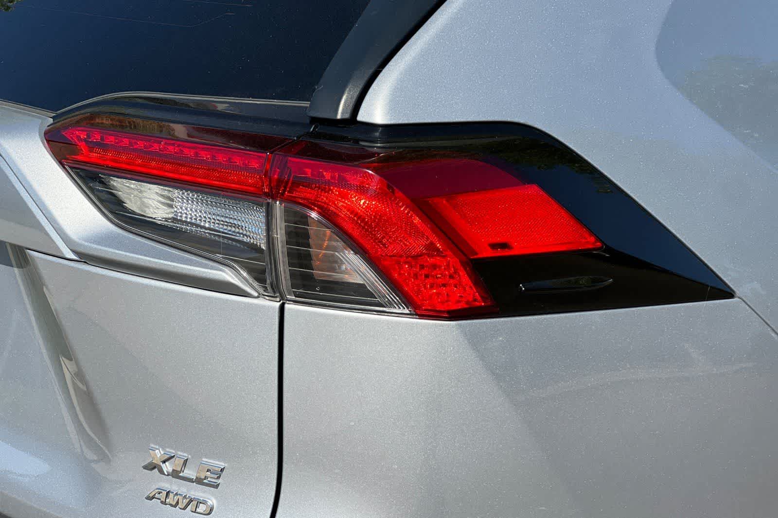 Thumbnail: 2020 Toyota RAV4 - 35