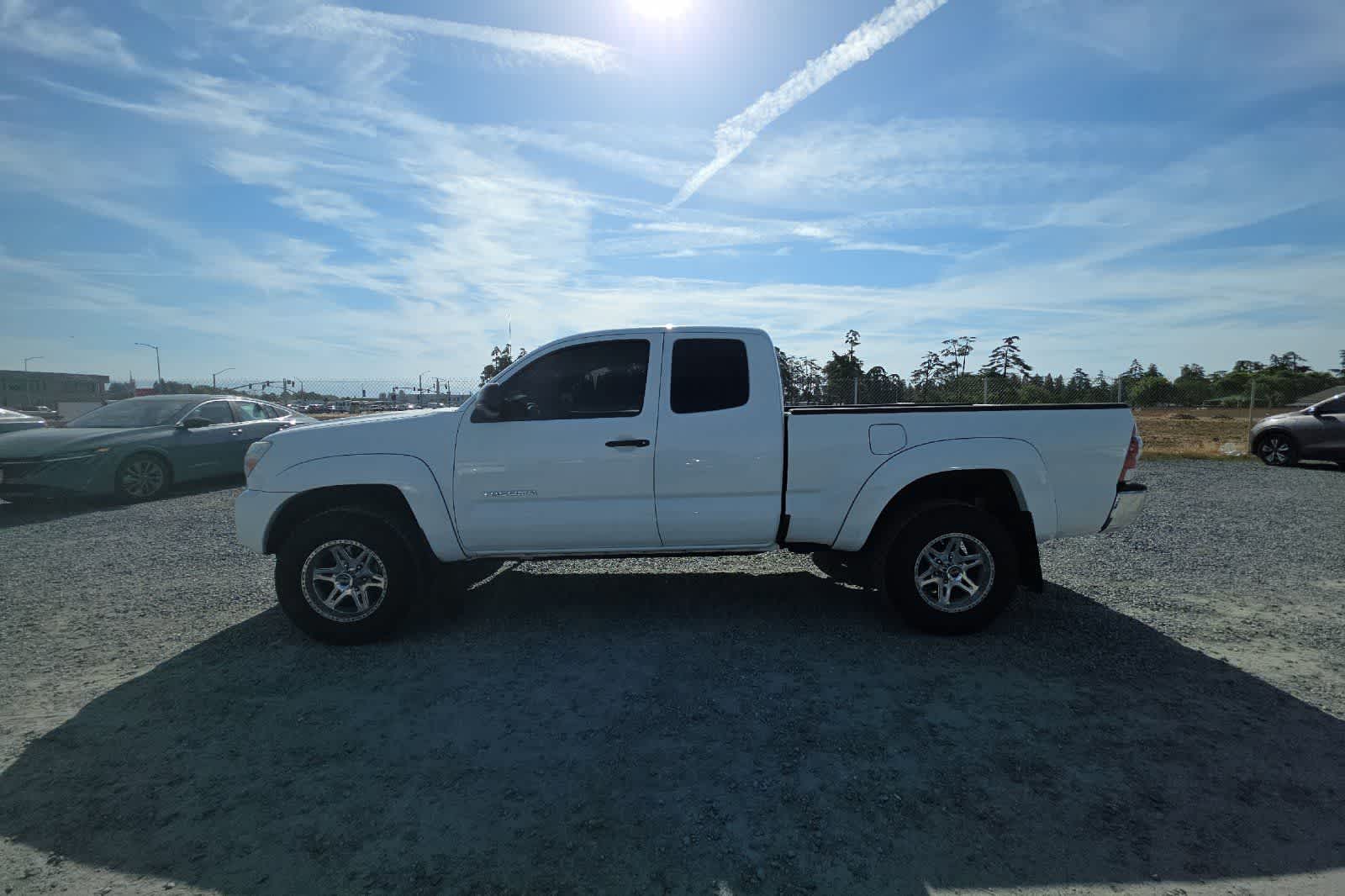 Thumbnail: 2014 Toyota Tacoma - 6
