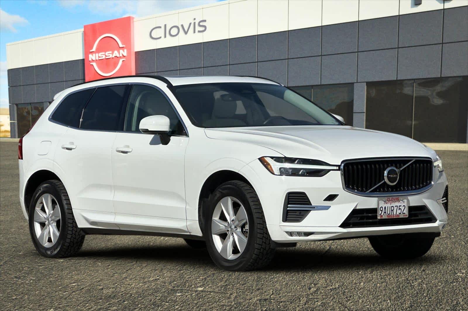 Thumbnail: 2022 Volvo XC60 - 10
