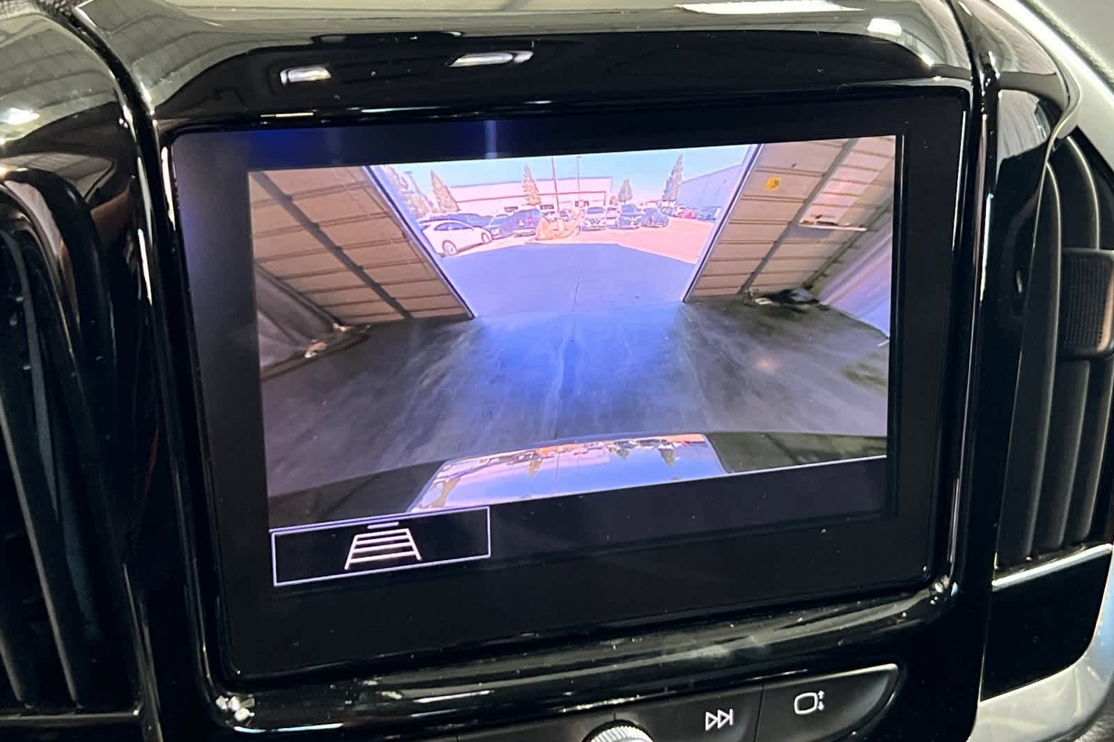 Thumbnail: 2020 Chevrolet Traverse - 23